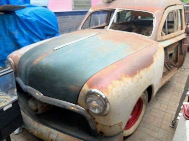 Ford-1949-Wagon