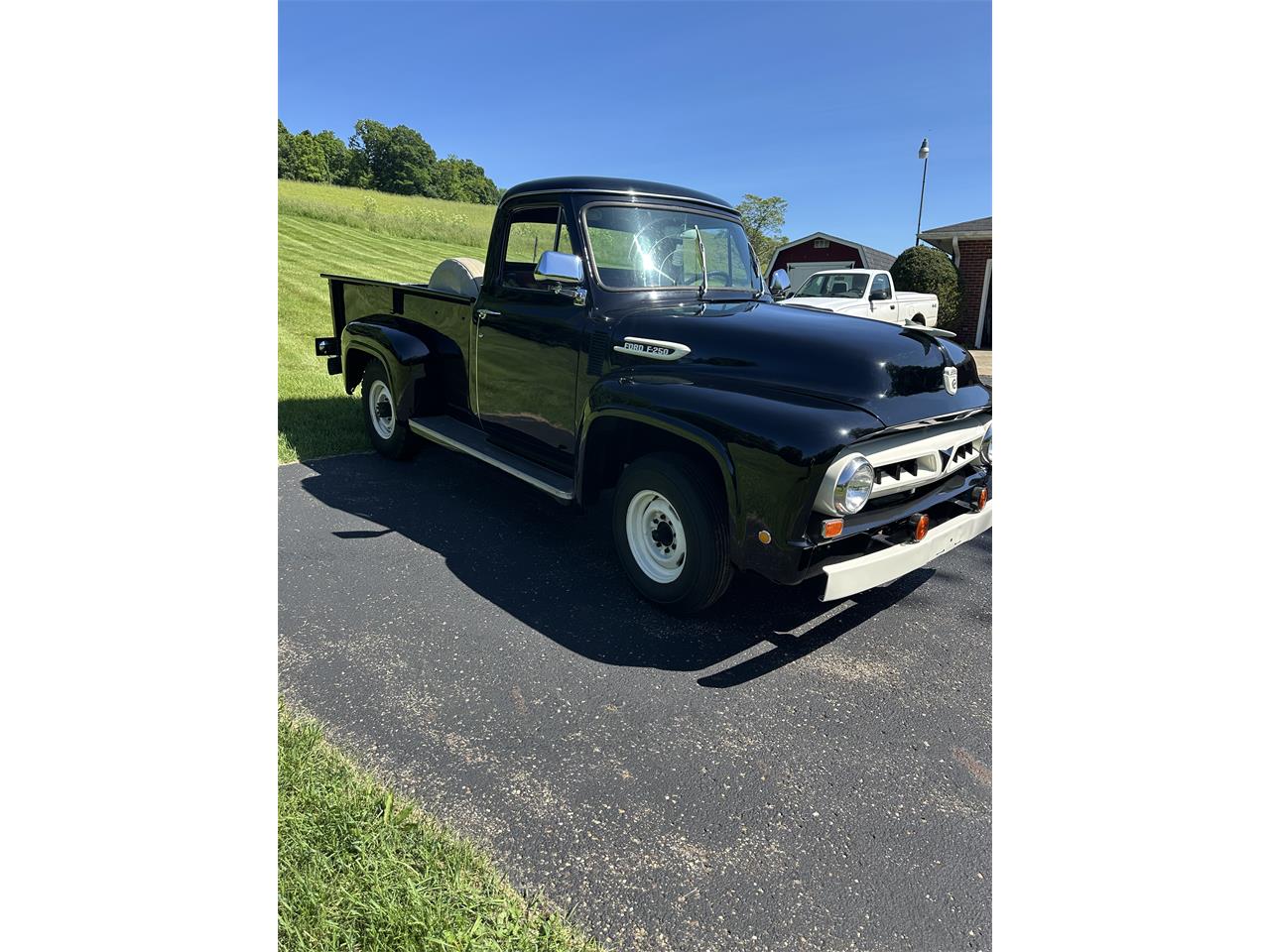 Ford-34-ton-pickup-1954-Black-Red