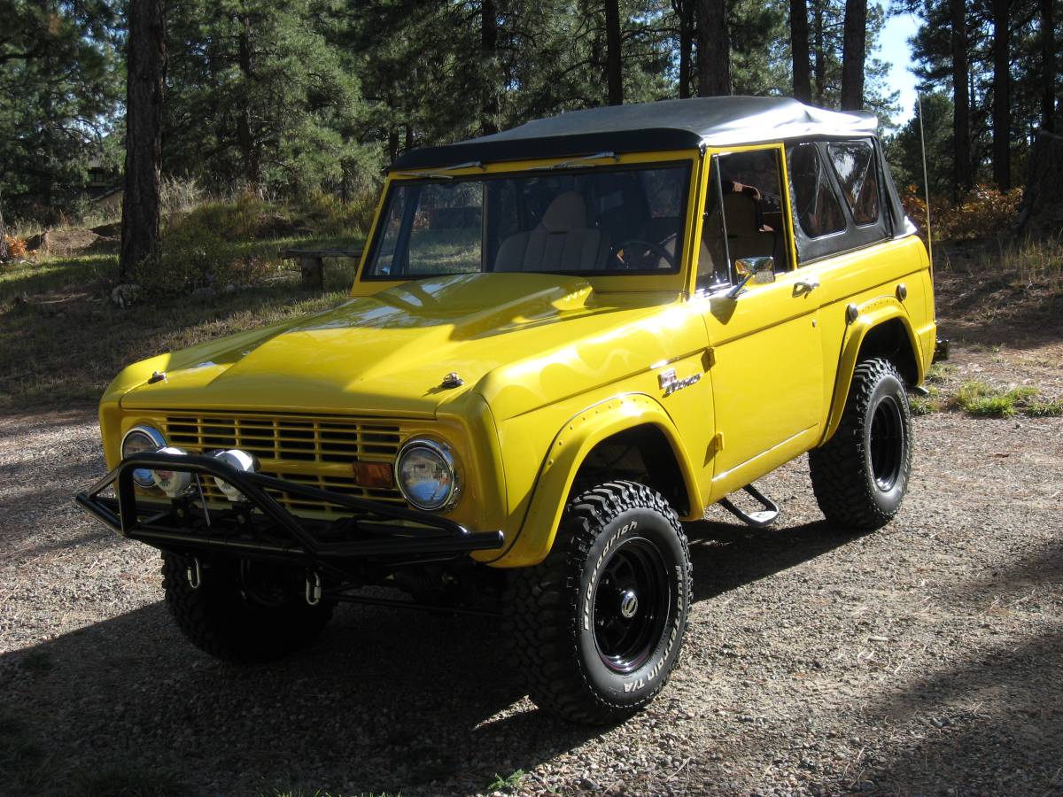 Ford-Bronco-1969-Yellow