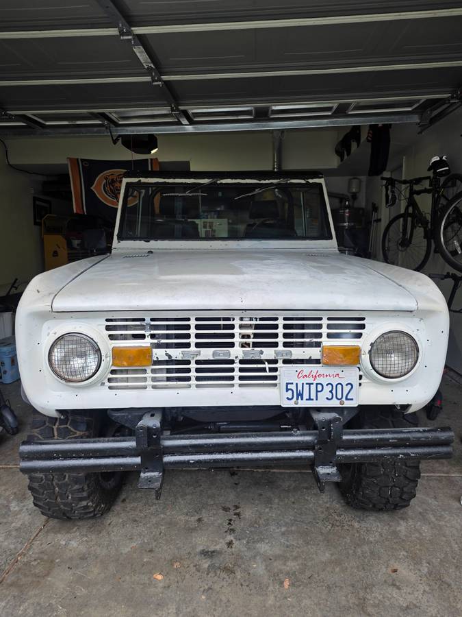 Ford-Bronco-1971-White