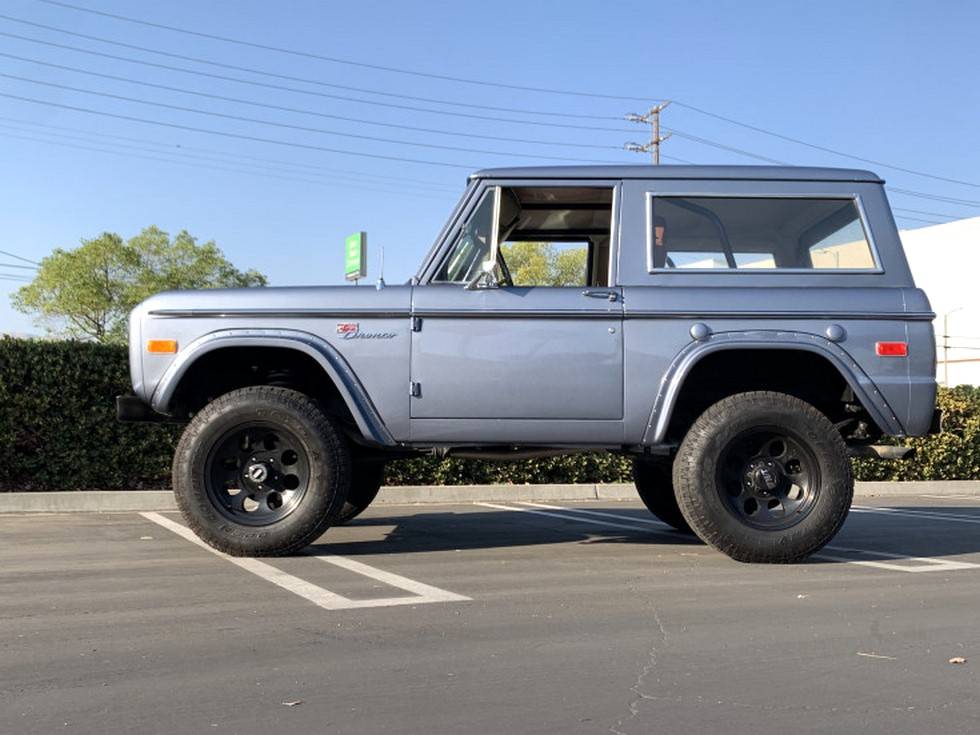Ford-Bronco-1973