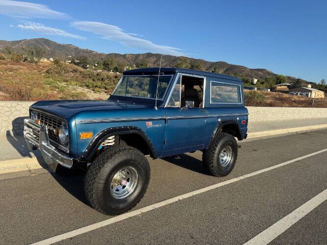 Ford-Bronco-1973