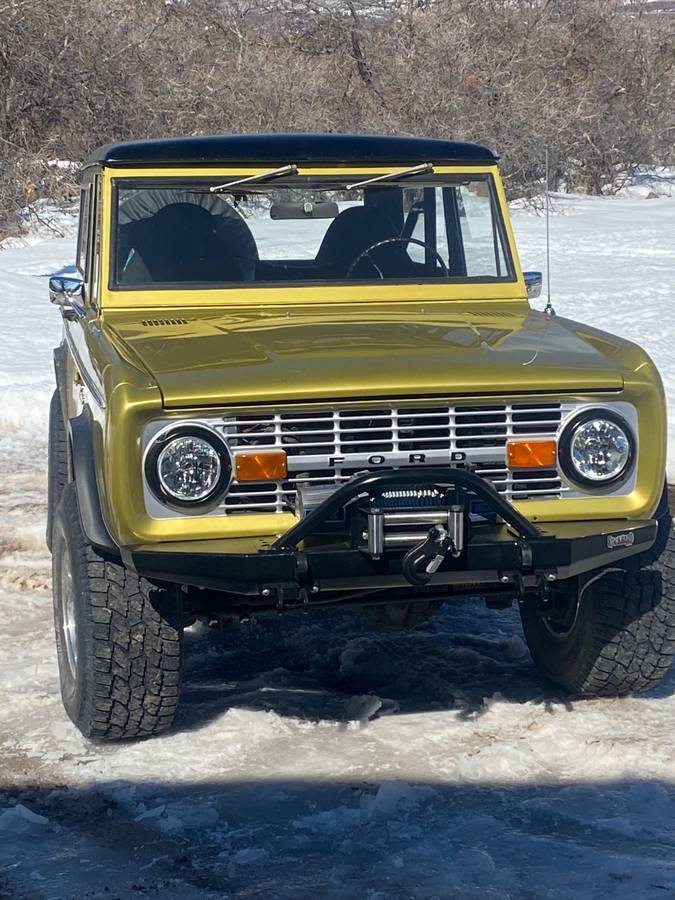 Ford-Bronco-1974-Yellow
