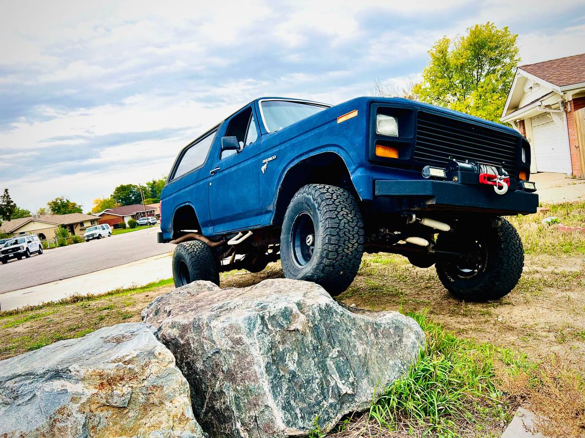 Ford-Bronco-1981
