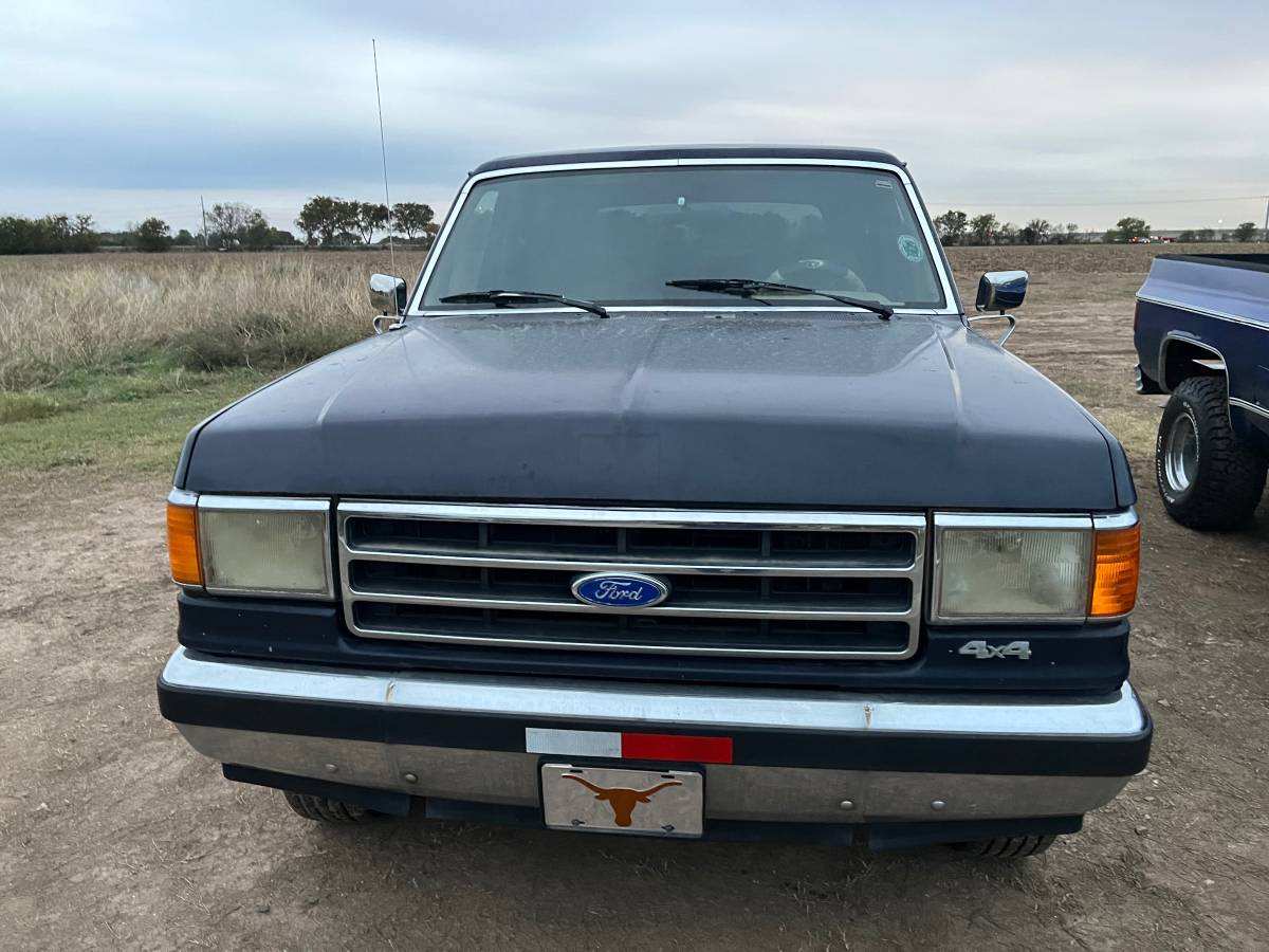 Ford-Bronco-1989