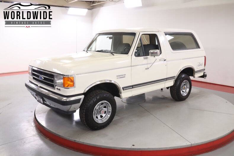 Ford-Bronco-1990-White-Gray