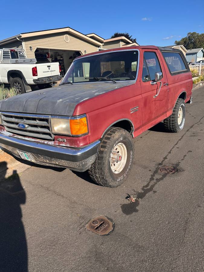 Ford-Bronco-1991-Red