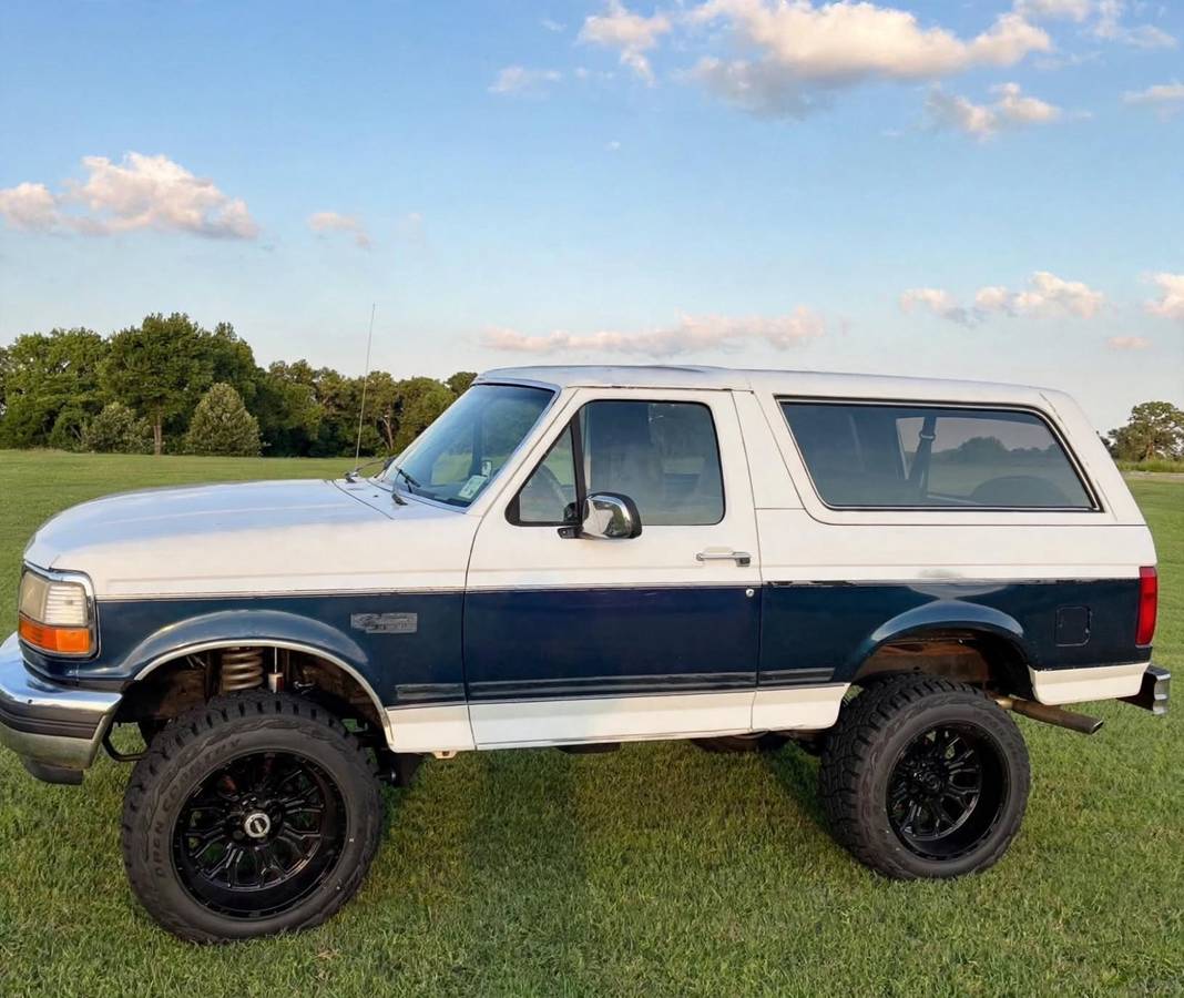 Ford-Bronco-1992