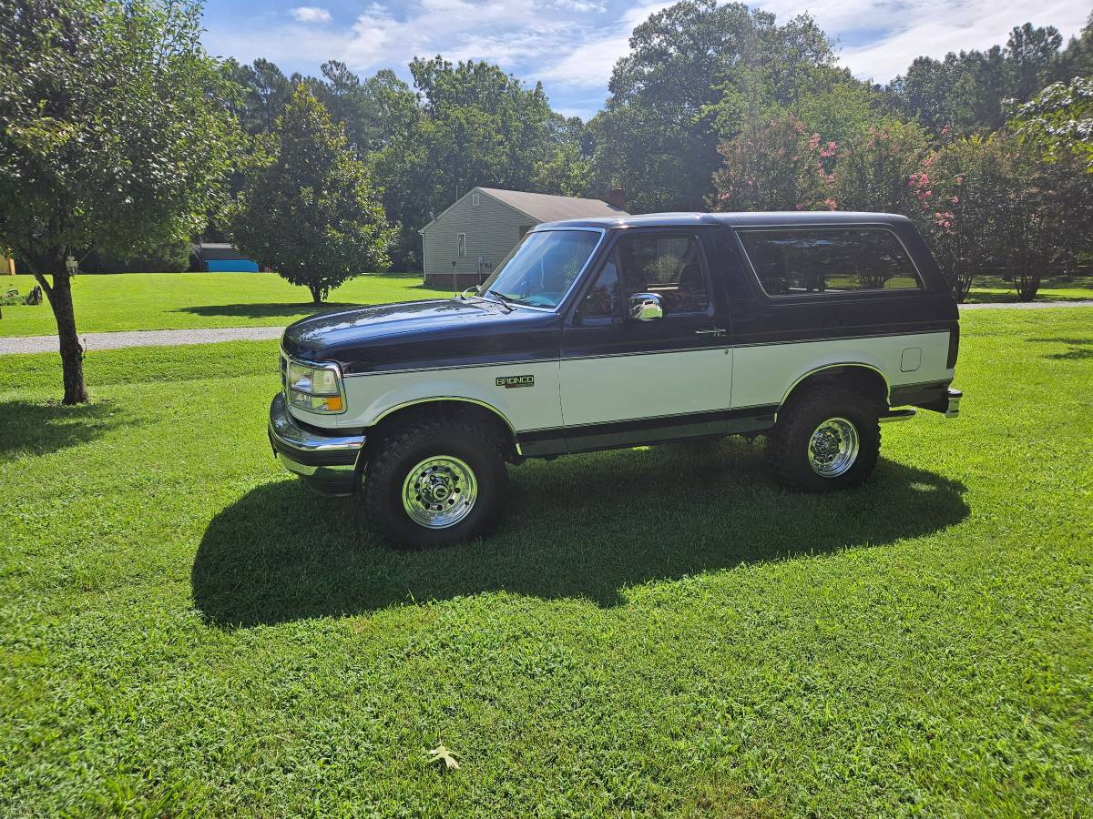 Ford-Bronco-1993-Blue