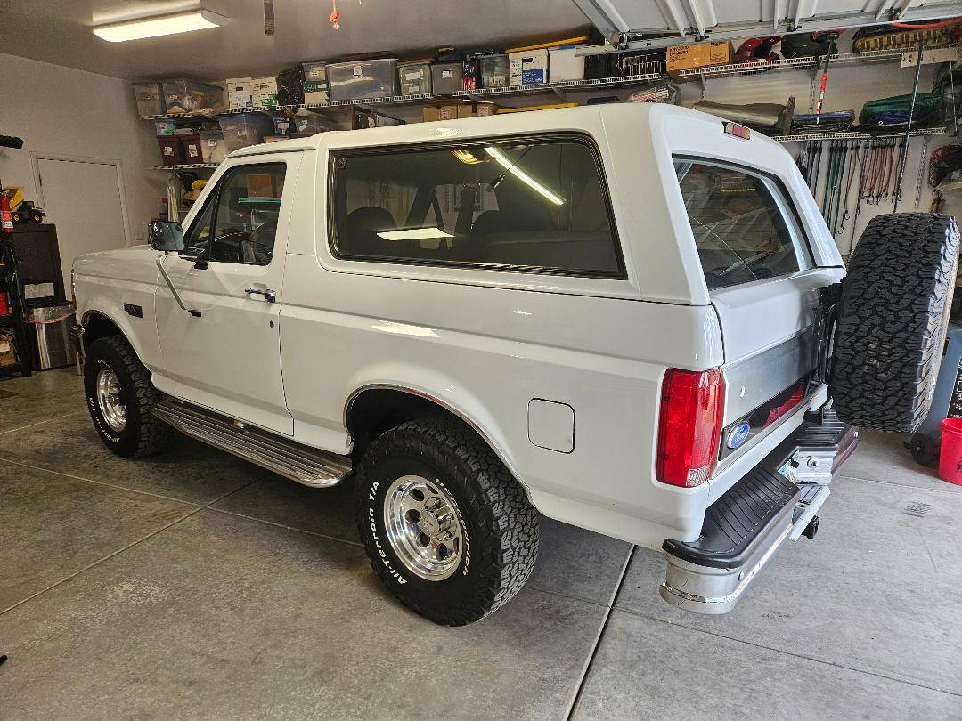 Ford-Bronco-1994-White