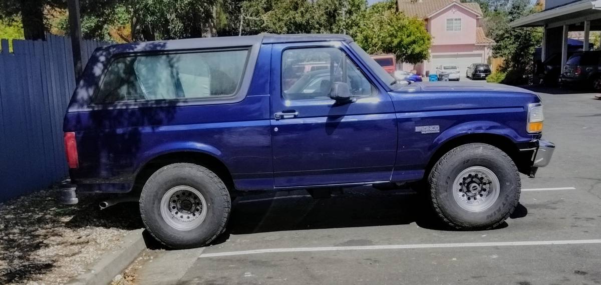 Ford-Bronco-1995-Blue