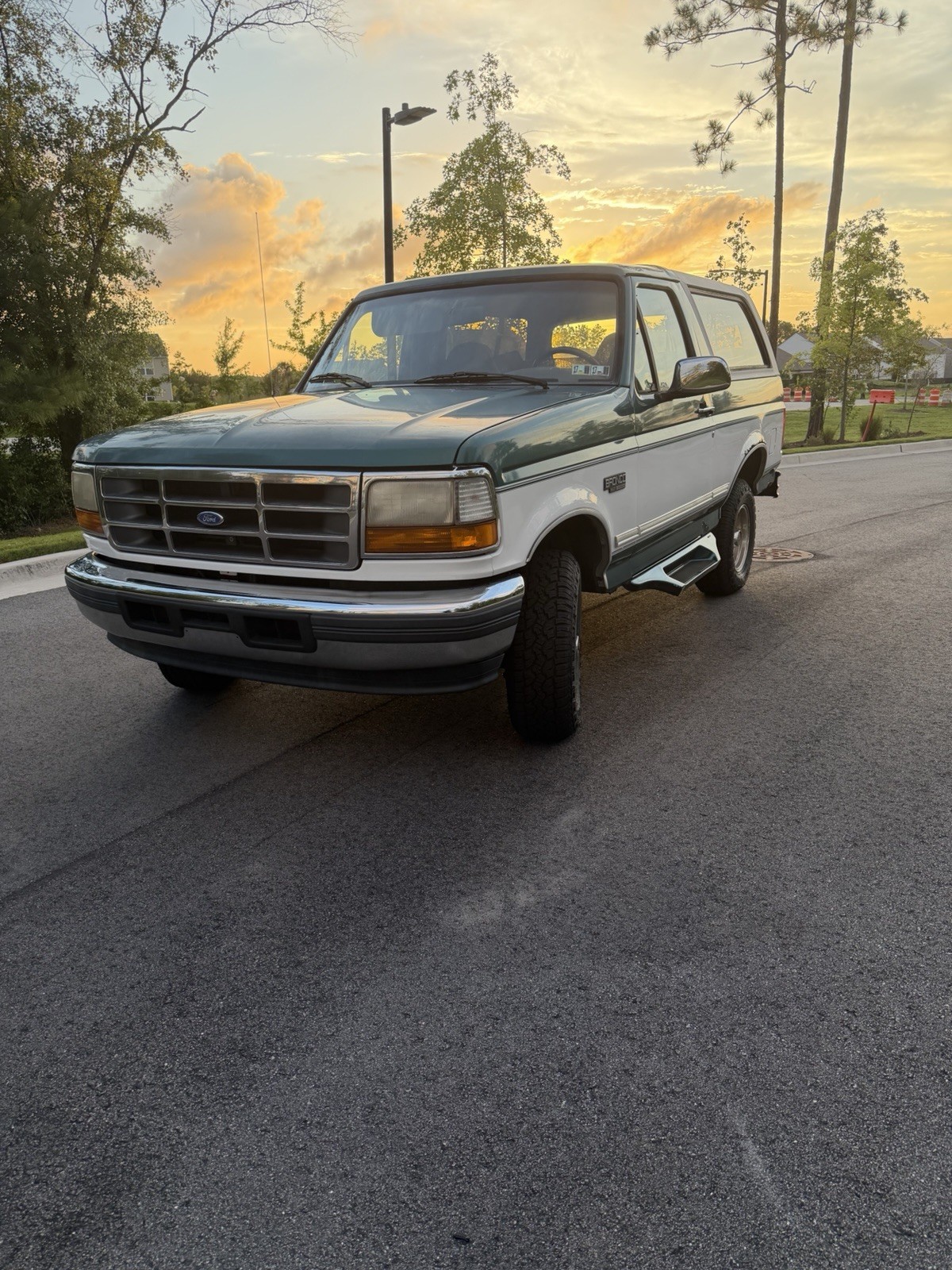 Ford-Bronco-1996-SUV-Gray
