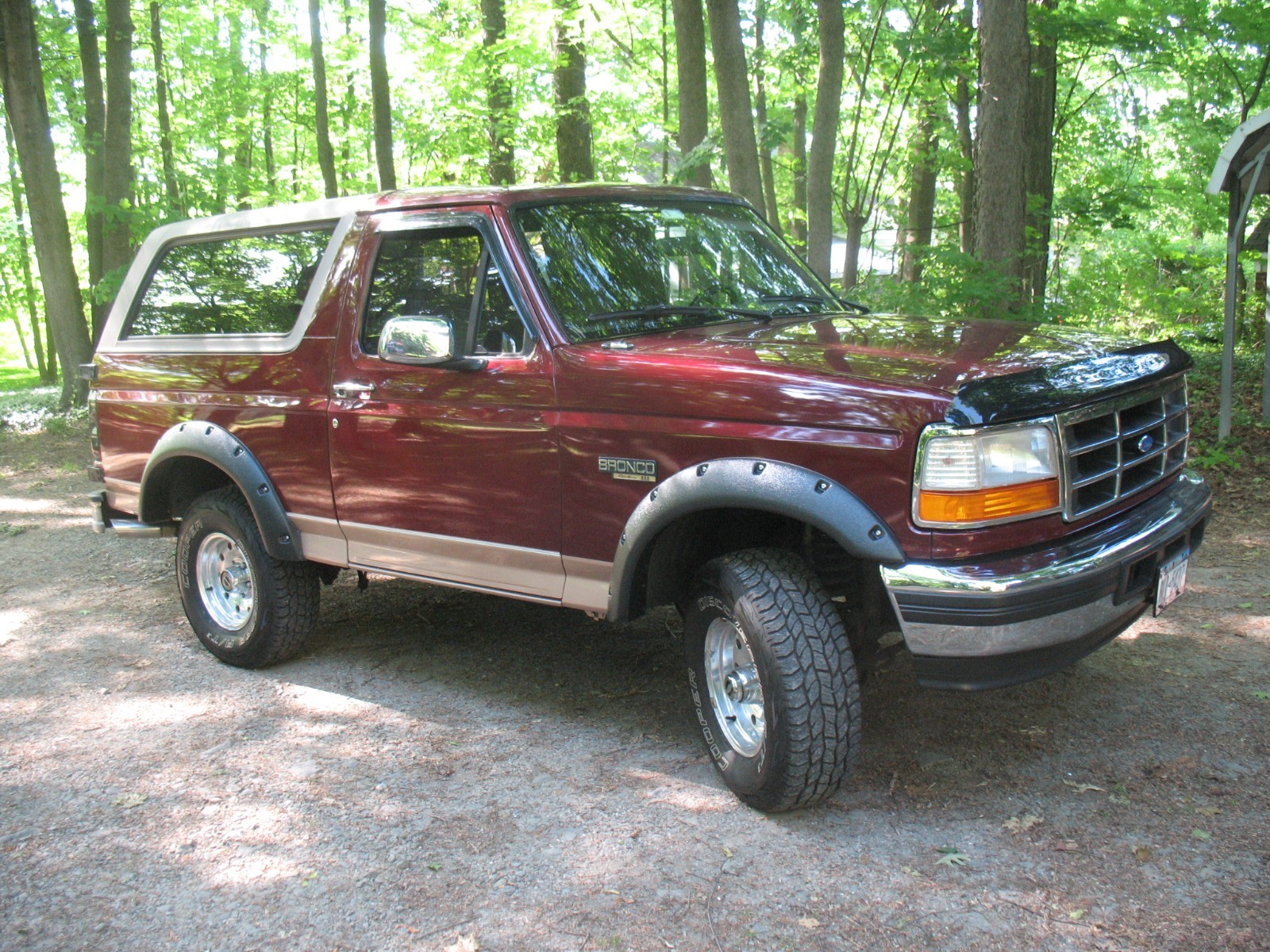 Ford-Bronco-1996-SUV-Medium-Mocha