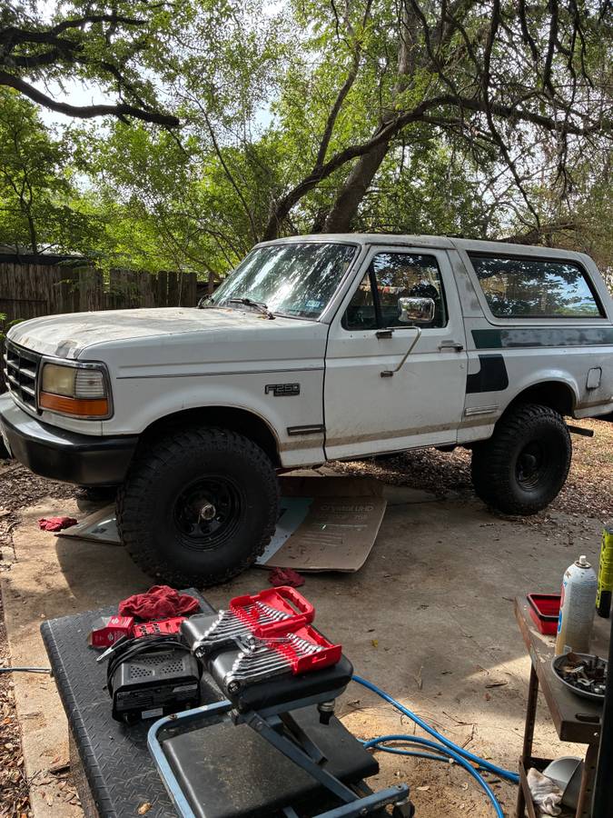 Ford-Bronco-1996-White