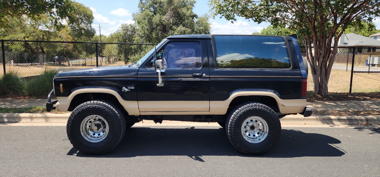 Ford-Bronco-II-1986-SUV-Tan