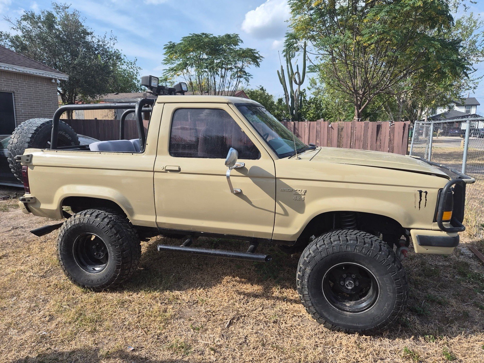Ford-Bronco-II-1990-SUV-Brown