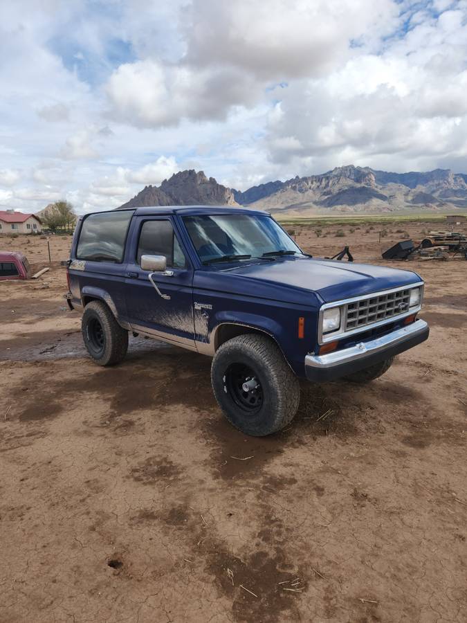 Ford-Bronco-ii-xlt-1986-Blue