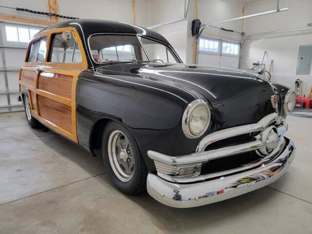 Ford-Country-squire-1950-Black-Beige