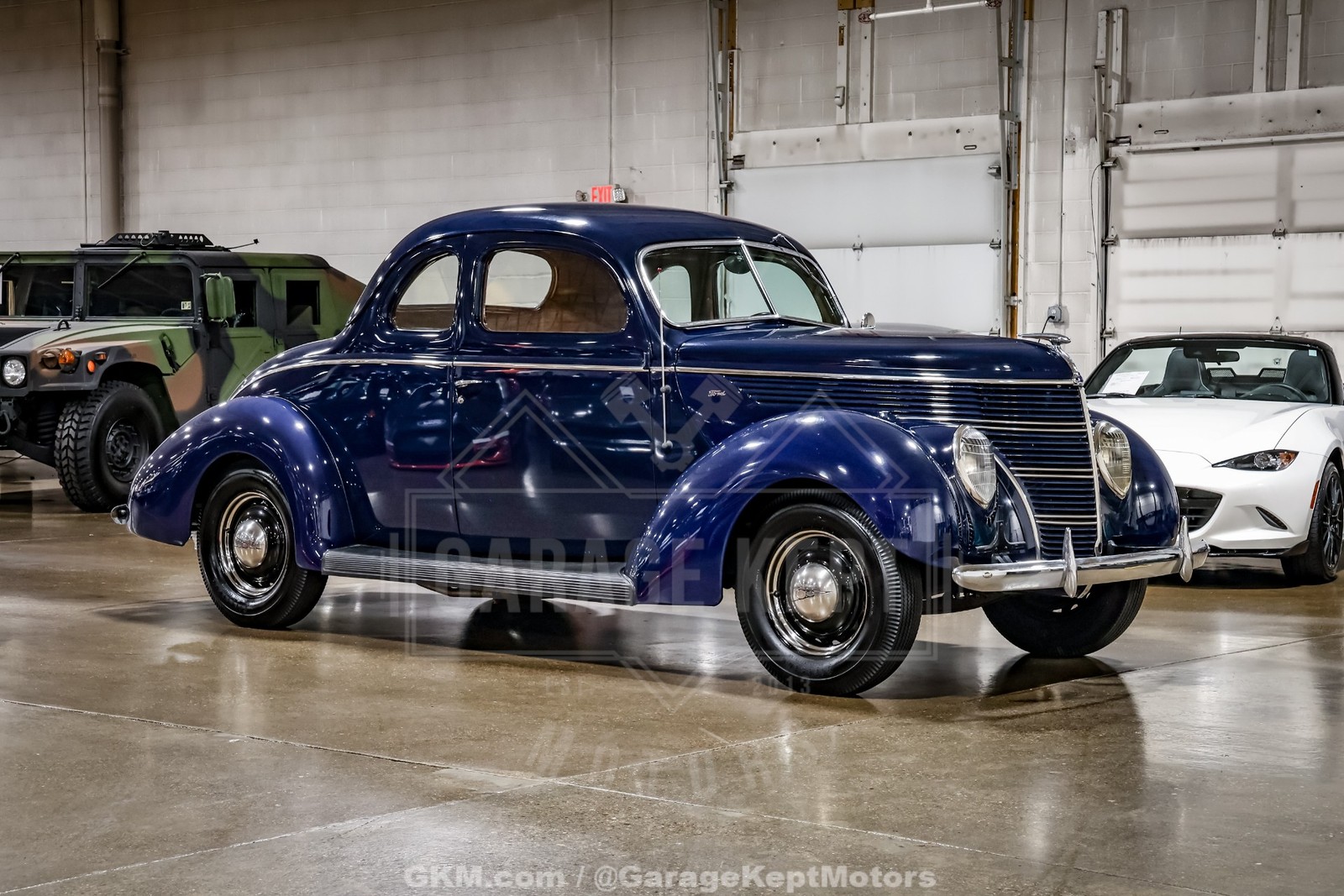 Ford-Coupe-1938-Tan