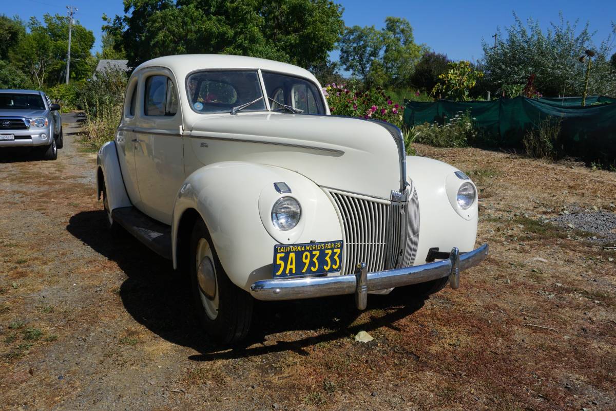 Ford-Coupe-1940-White
