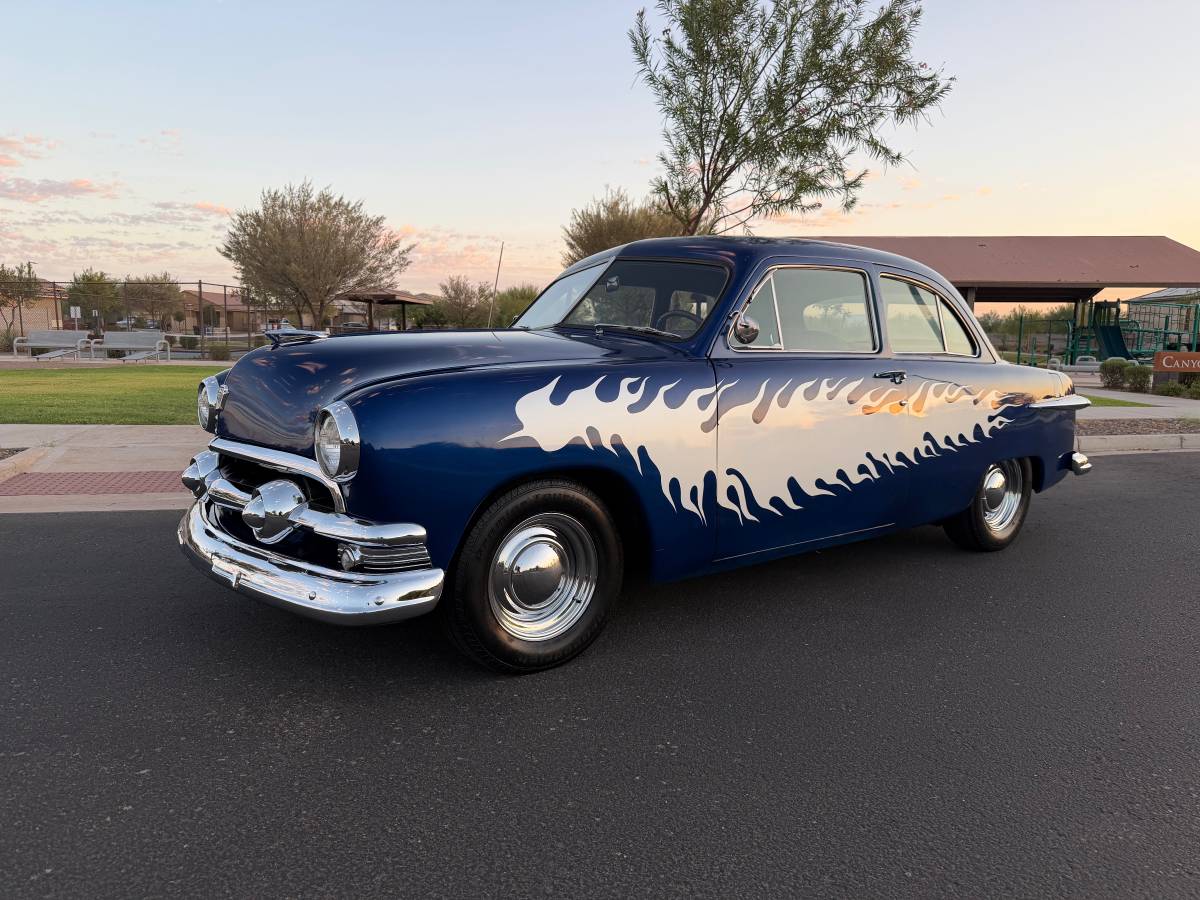 Ford-Coupe-1951-Blue