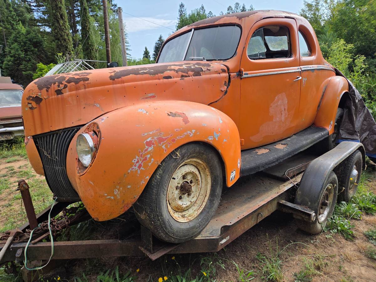 Ford-Couple-1940