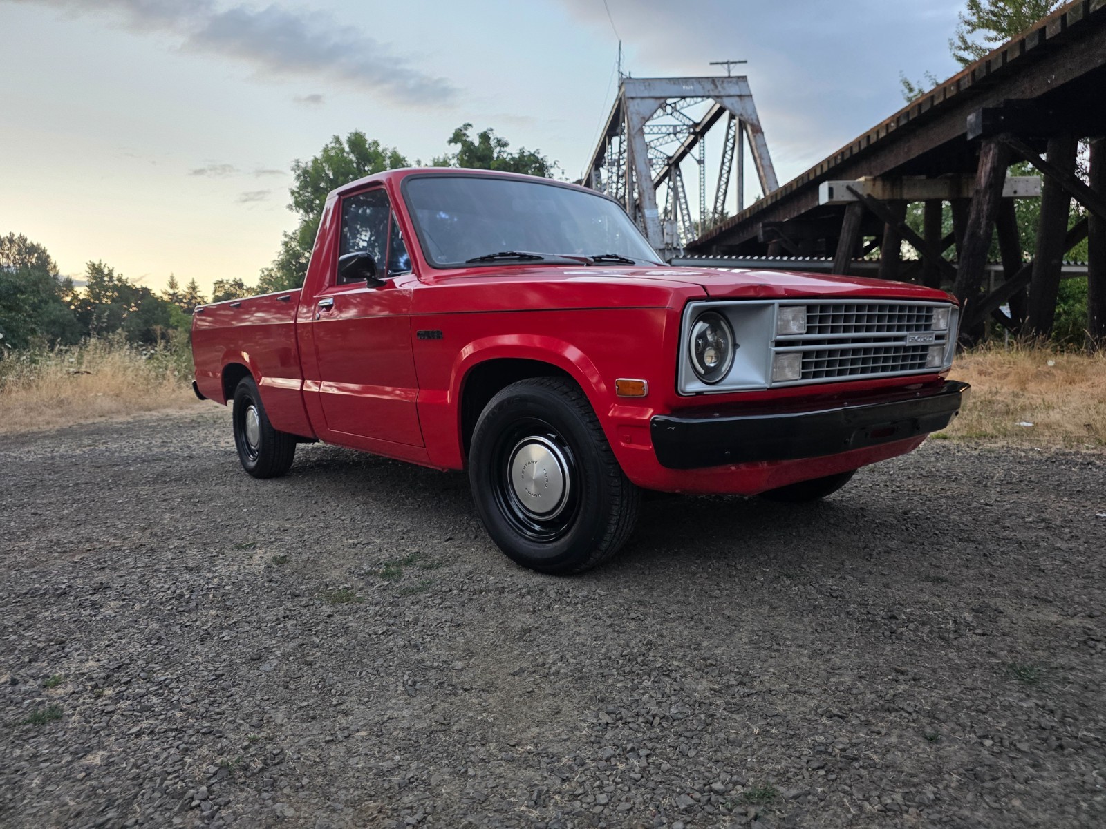 Ford-Courier-1979-Standard-Cab-Pickup-Gray