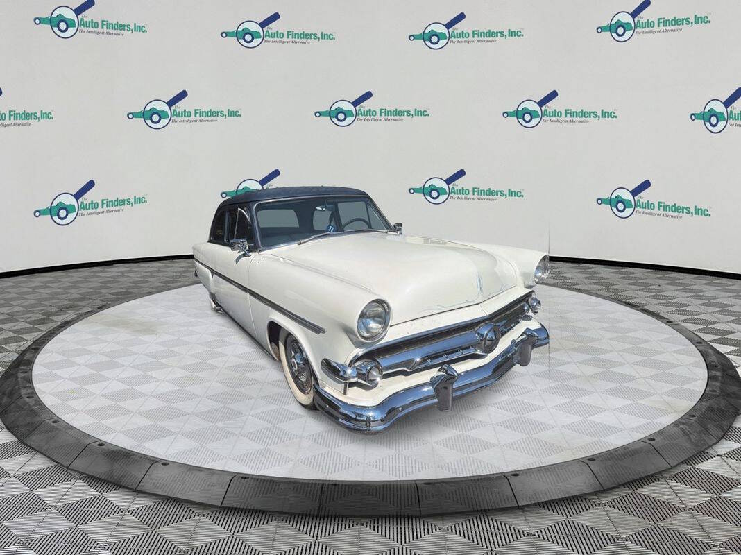 Ford-Crestline-1954-White-Blue