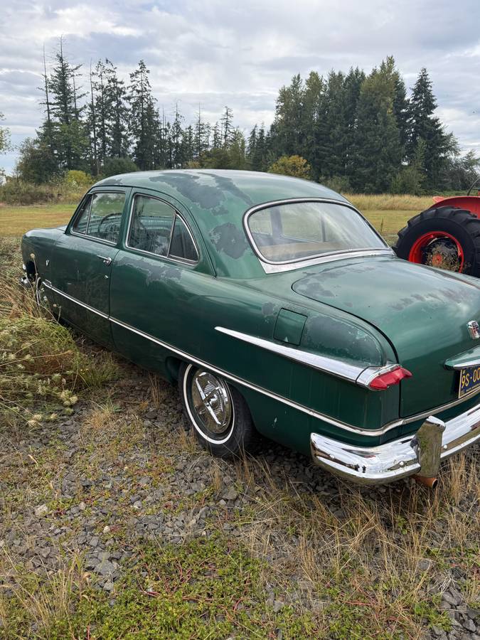 Ford-Custom-1951-Green