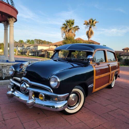 Ford-Custom-deluxe-1950