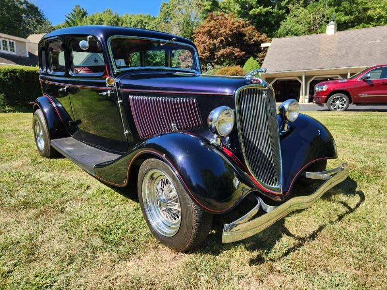 Ford-Deluxe-1933-Black