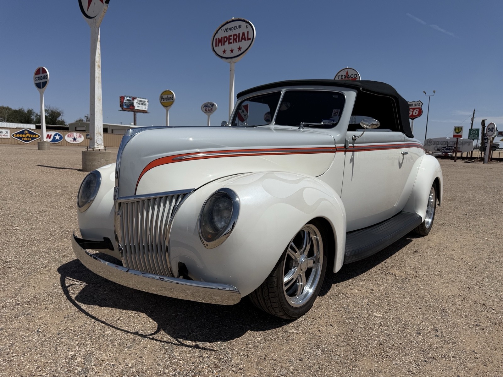 Ford-Deluxe-1939-Convertible