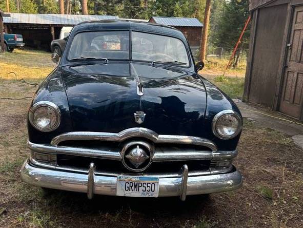 Ford-Deluxe-1950-Blue