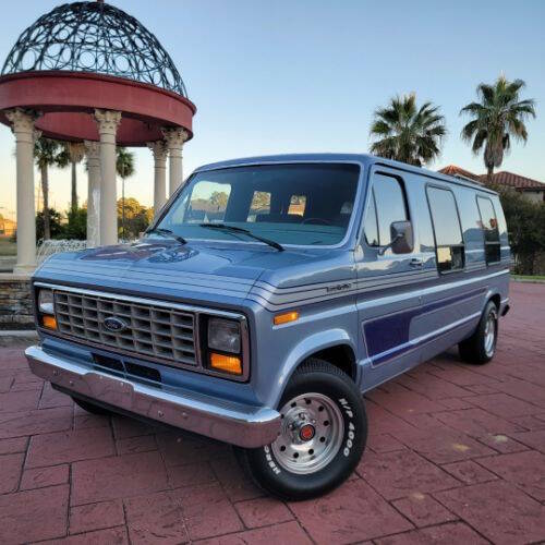 Ford-E-150-1983