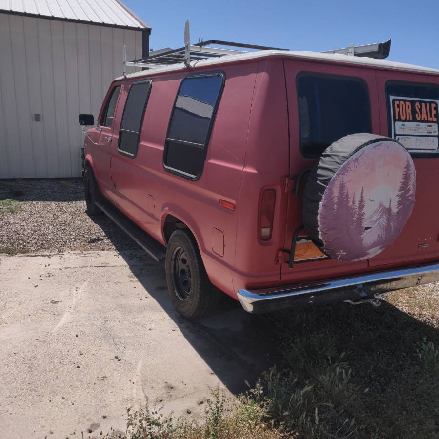 Ford-E-150-1984