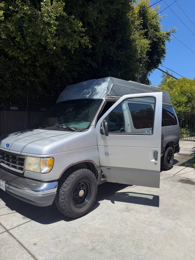 Ford-E-150-econoline1993-chateau-van-1993-Silver