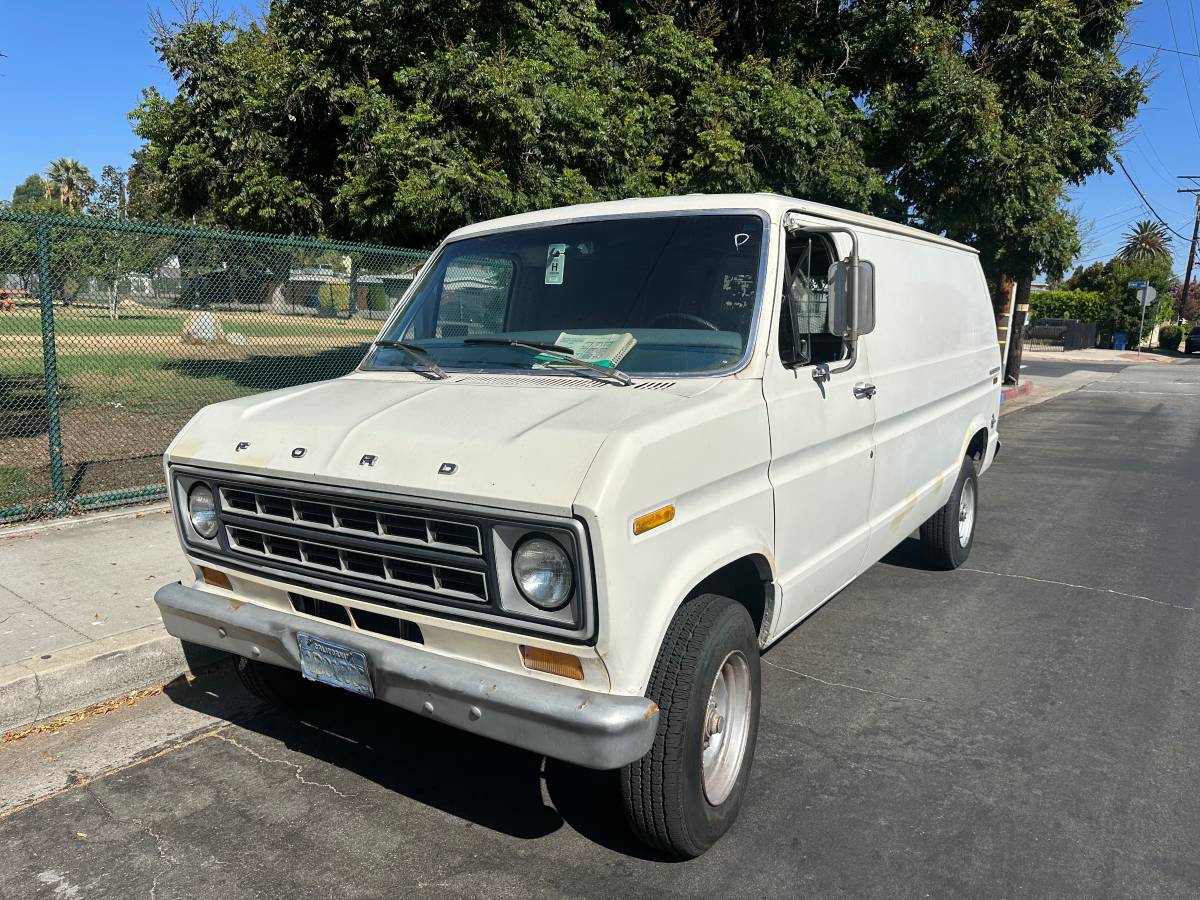Ford-E-250-1976