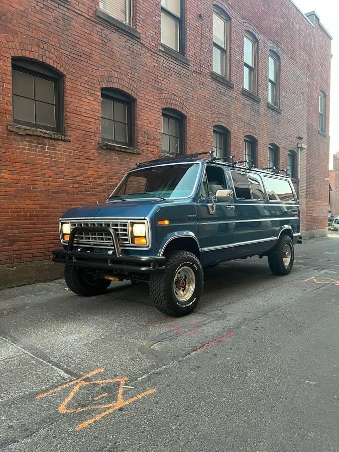 Ford-E-250-1981-Blue