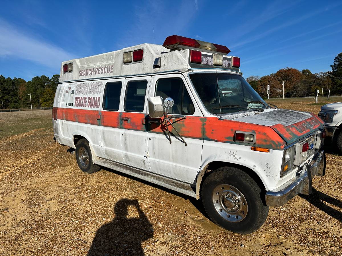 Ford-E-350-1991-White