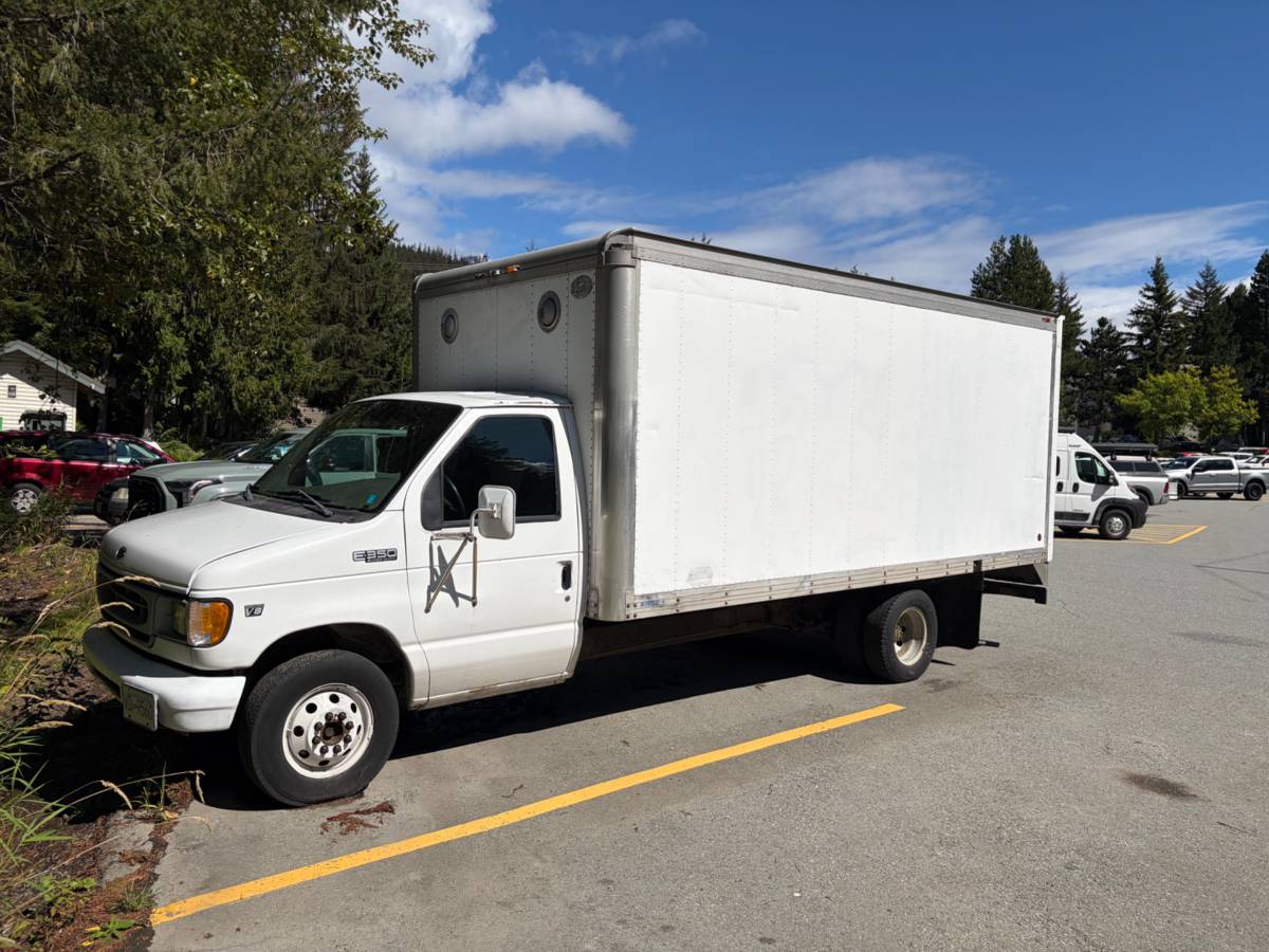 Ford-E-350-1996-White