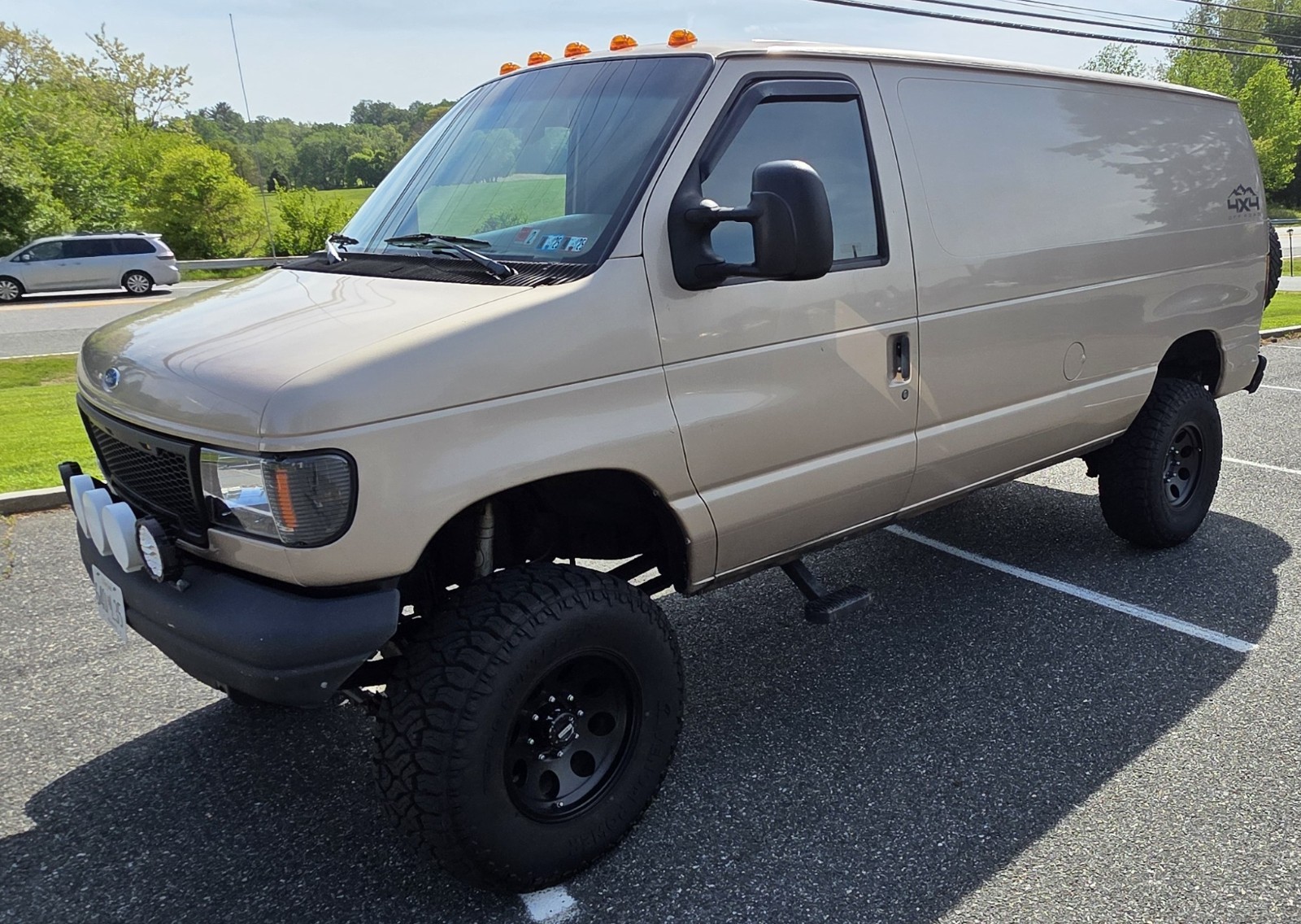 Ford-E-Series-Van-1992-Extended-Cargo-Van-Tan