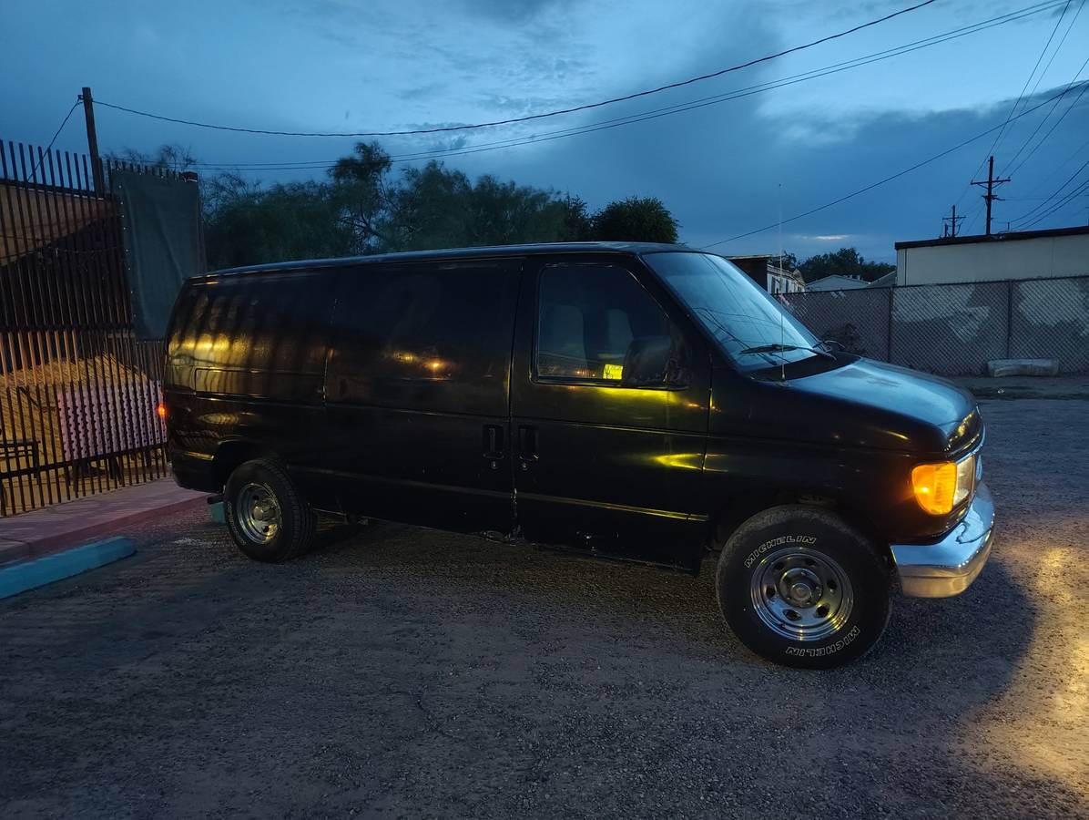 Ford-E150-cargo-van-1993