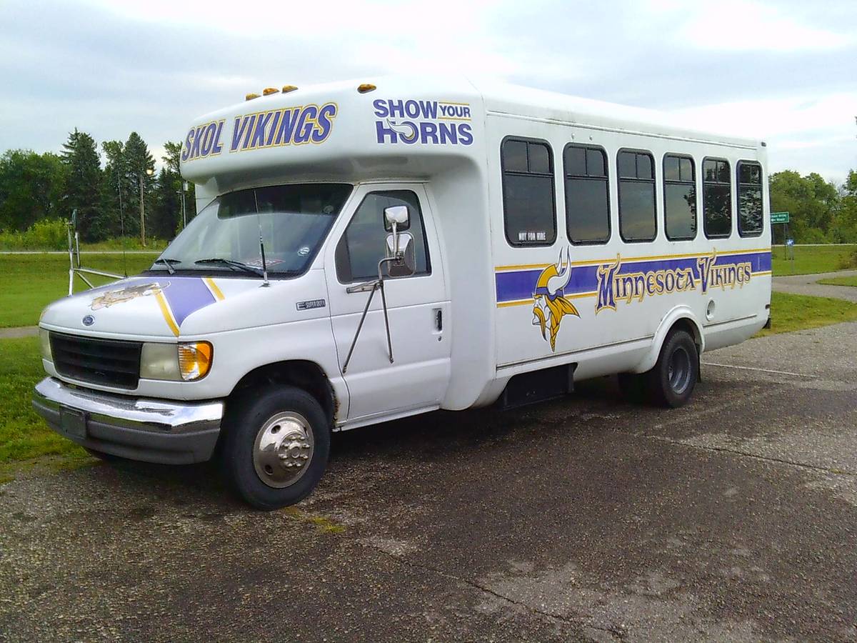 Ford-E450-shuttle-bus-1996