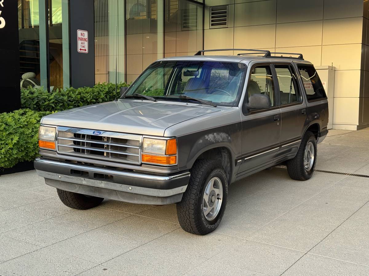 Ford-Explorer-1991-Gray