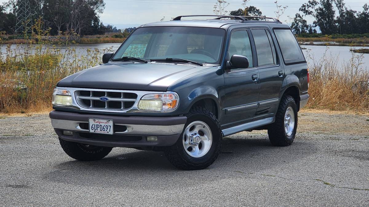 Ford-Explorer-xlt-4wd-1996-Green