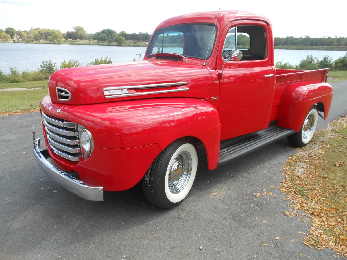 Ford-F-1-truck-1949-custom