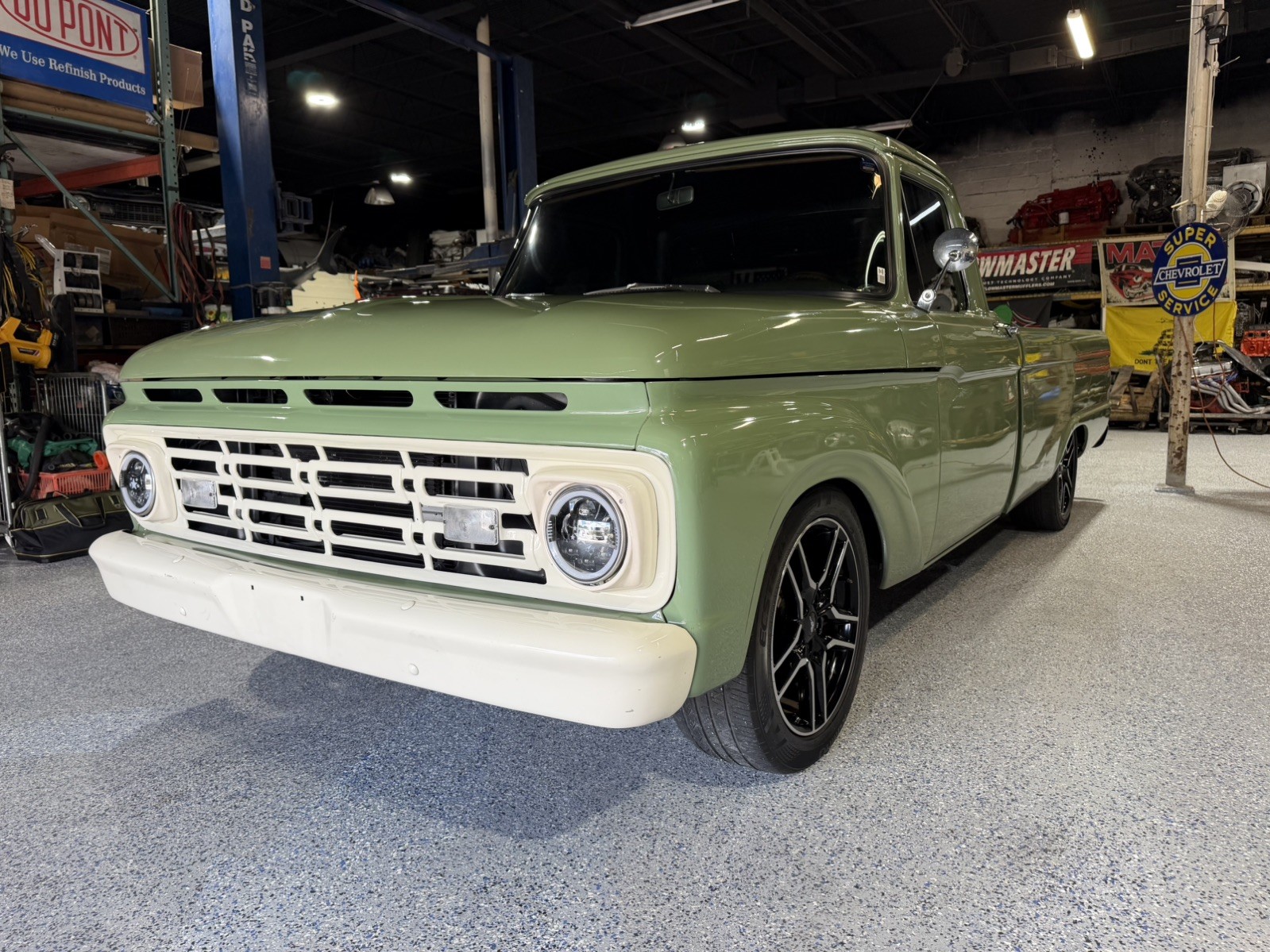 Ford-F-100-1963-Standard-Cab-Pickup-Tan