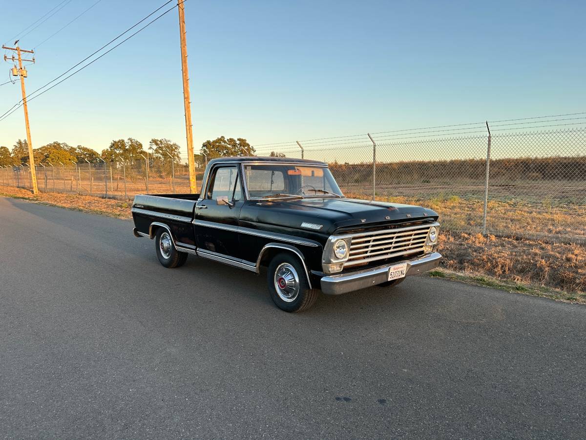 Ford-F-100-1967-Black