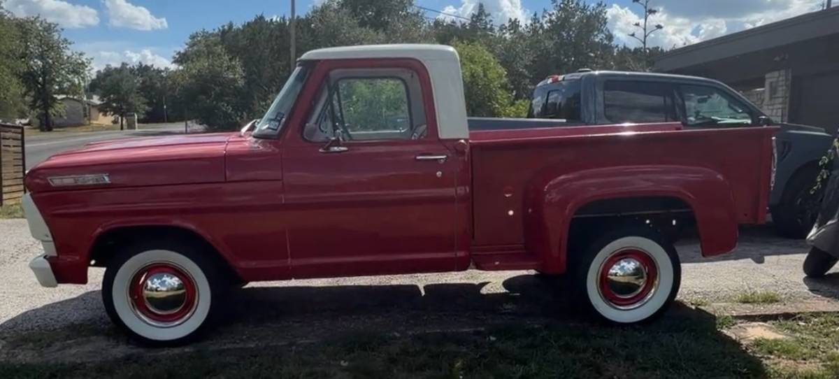 Ford-F-100-1968-Red