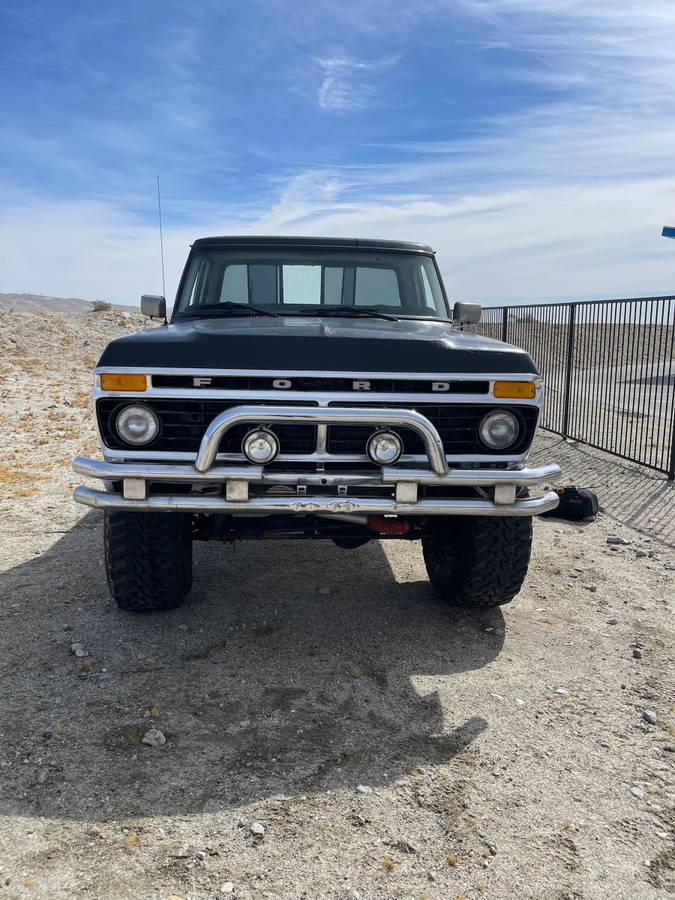 Ford-F-100-1975-Black